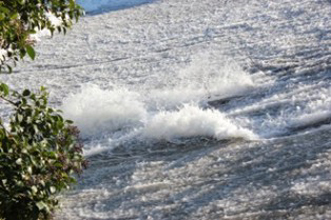 Acqua in movimento alla pescaia