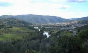 Vista della vallata dell’Arno a Pontassieve - [ b]
